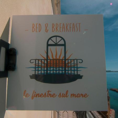 B&B Le Finestre Sul Mare ตารันโต ภายนอก รูปภาพ