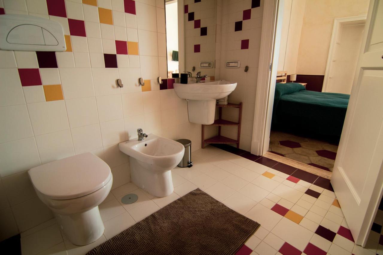 B&B Le Finestre Sul Mare ตารันโต ภายนอก รูปภาพ