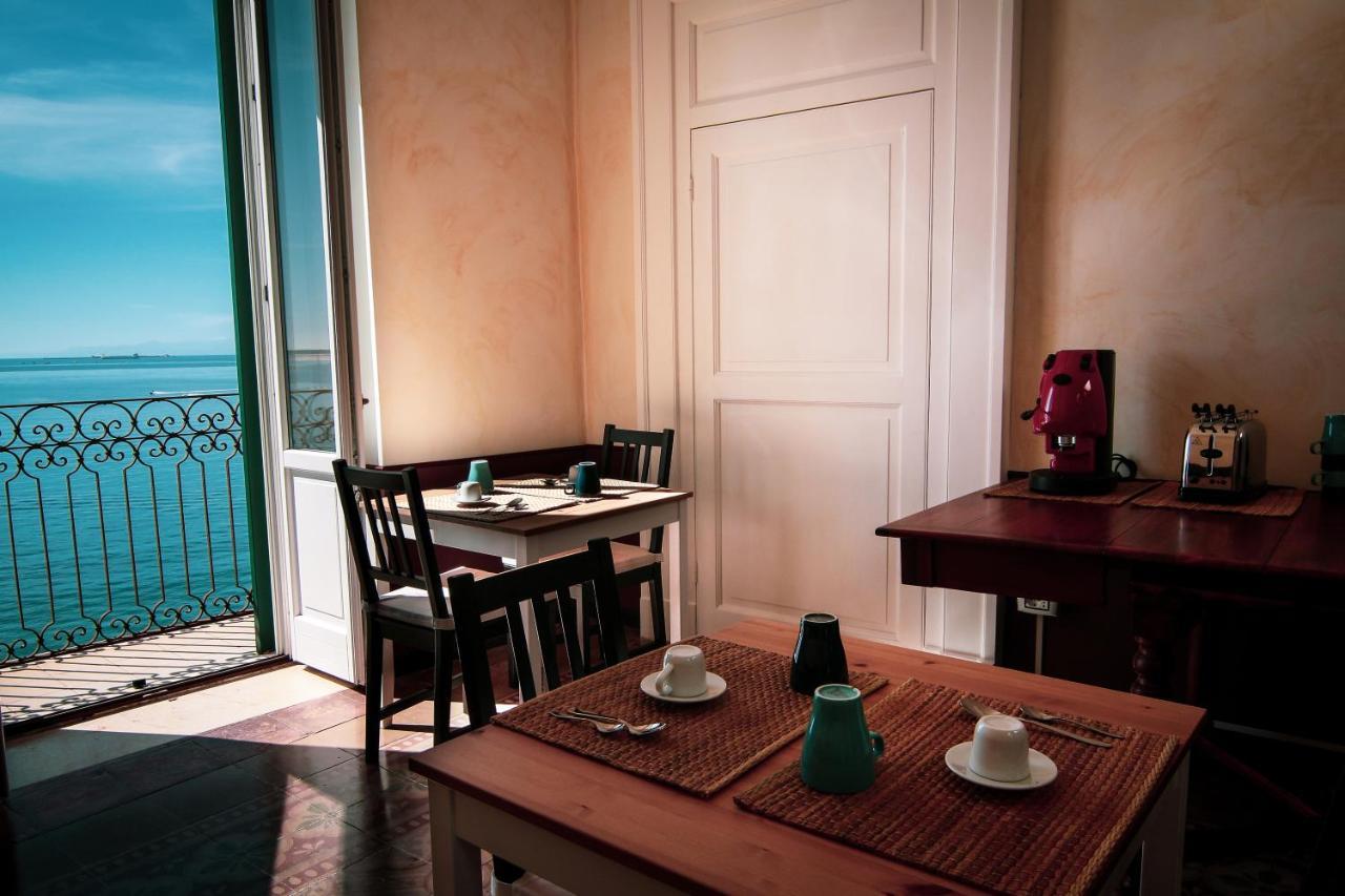 B&B Le Finestre Sul Mare ตารันโต ภายนอก รูปภาพ