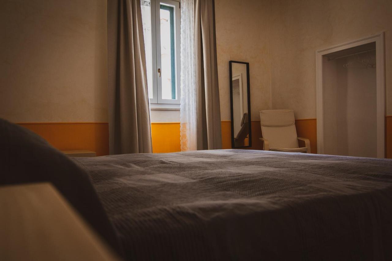 B&B Le Finestre Sul Mare ตารันโต ภายนอก รูปภาพ
