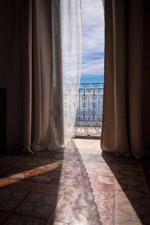 B&B Le Finestre Sul Mare ตารันโต ภายนอก รูปภาพ